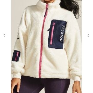 BNWT Peloton Sherpa jacket *sold out in the us*